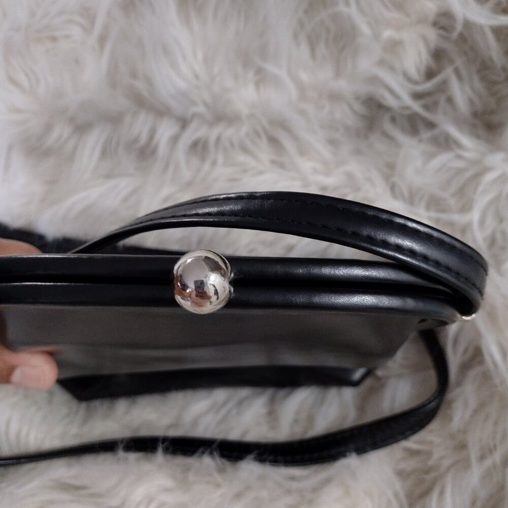 MB Vintage Style Black Crossbody Bag Kiss Lock Clasp Mini Purse - Picture 5 of 12